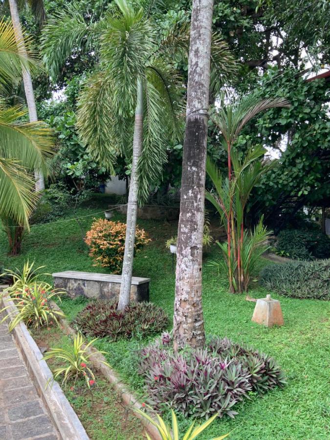 Lali Villa & Fruit Garden Galle Exterior photo