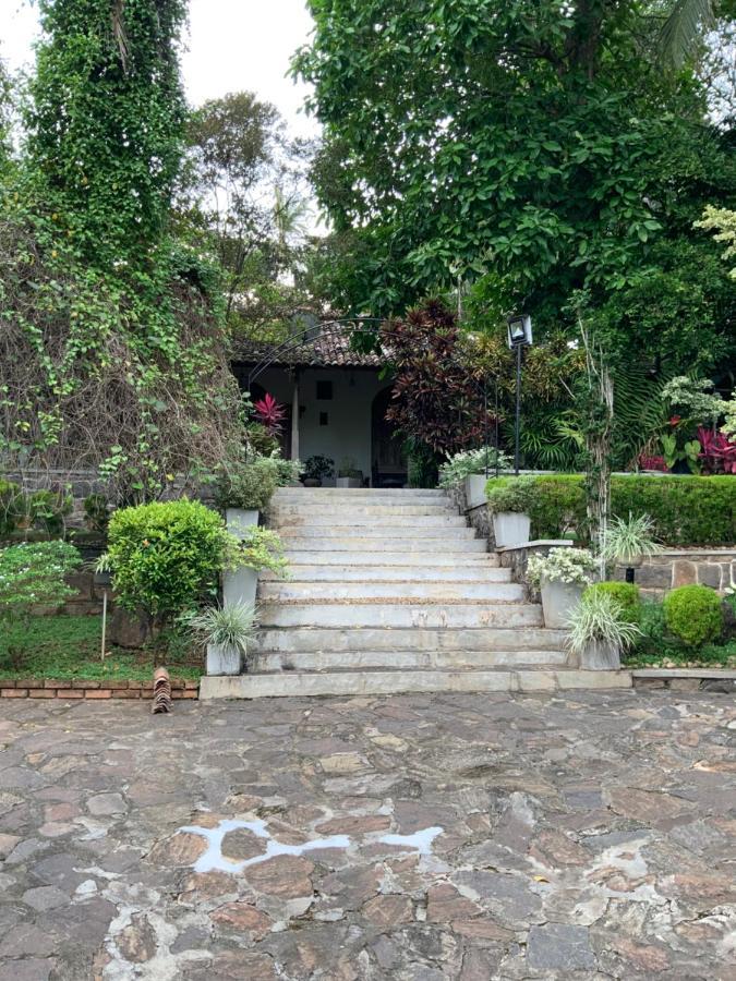 Lali Villa & Fruit Garden Galle Exterior photo